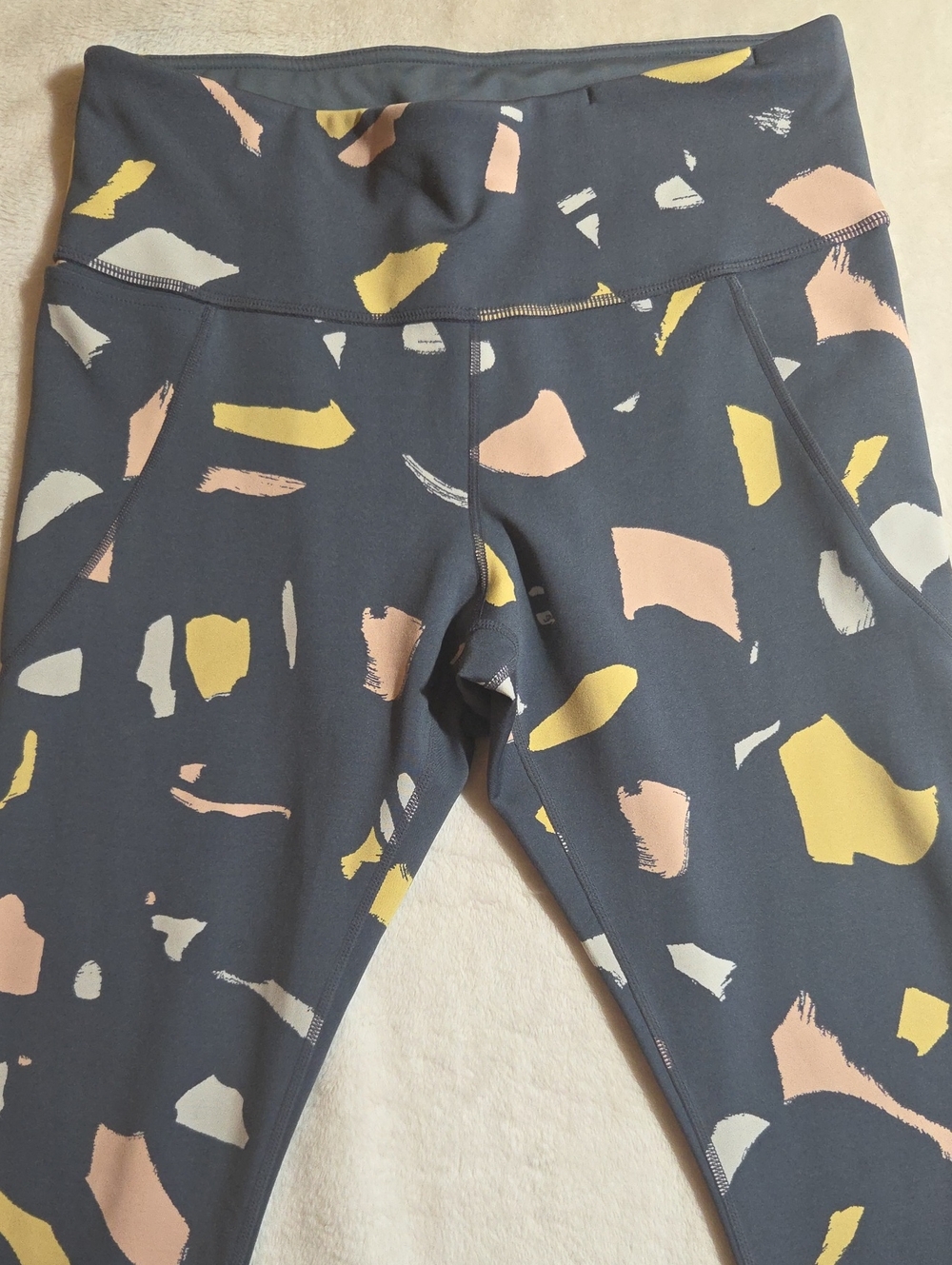 Title Nine Mad Dash Reversible Crops Rhythm Gray Multi Medium - Picture 4 of 12